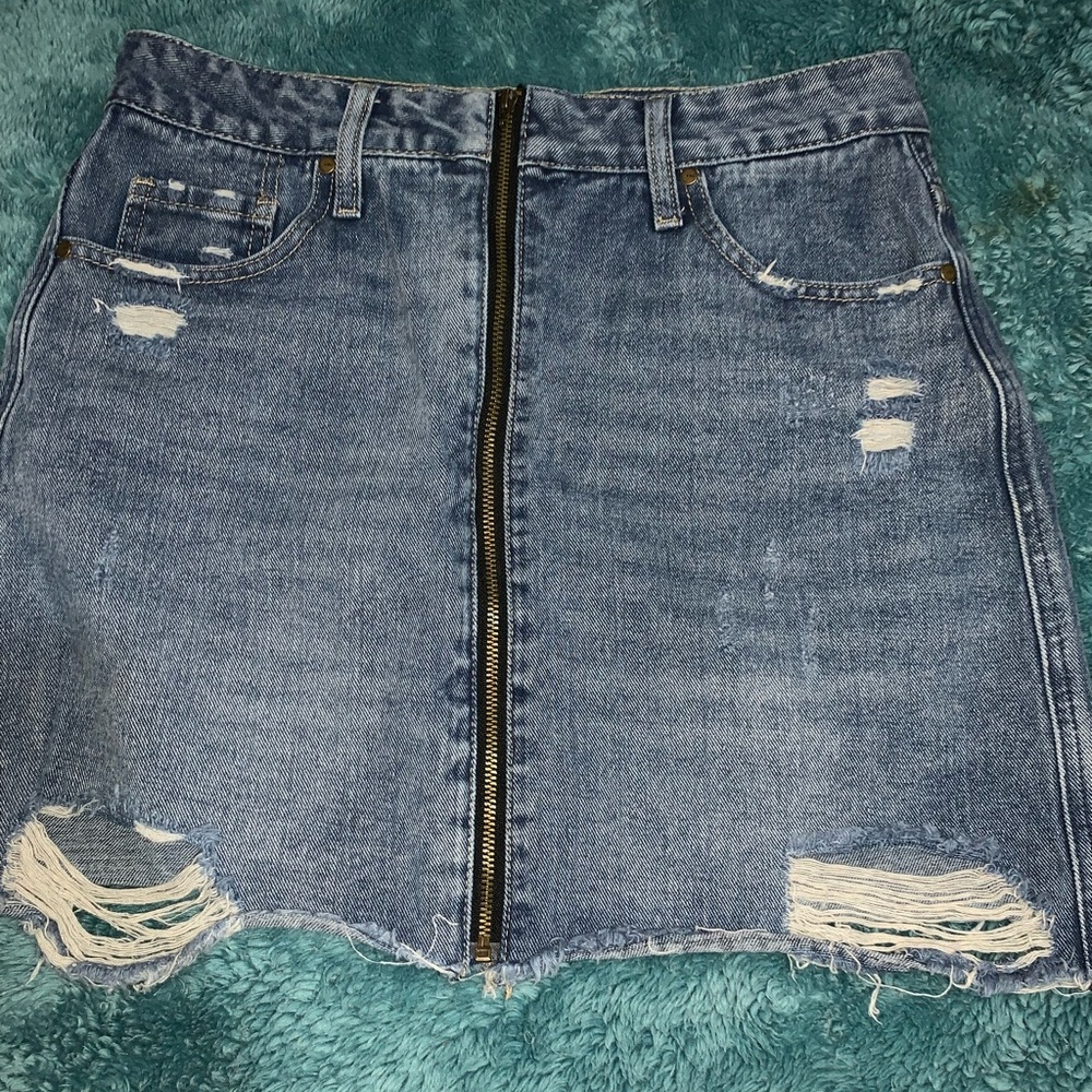 Jean skirt like new.